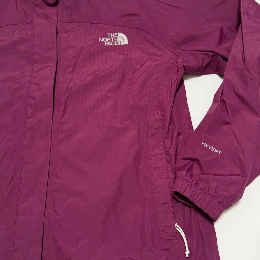 The North Face Women's Magenta Jacket with Packable Hoodie M - Picture 2 of 8